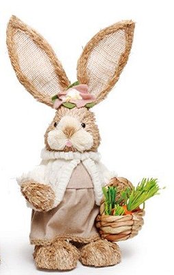 Coelha de Palha em Pé com Cesta de Cenouras e Flor na Cabeça 40cm - Coleção Pé de Moleque - Ref 1826579F Páscoa Cromus
