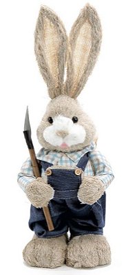 Coelho de Palha Italiana Segurando Pá com Macacão Azul Jeans 45cm - Coleção St Louis - Ref 1014106 Páscoa Cromus