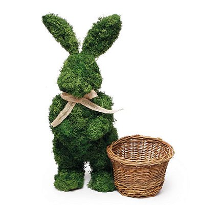 Coelho Decorativo em Pé de Musgo Natural com Cesta de Palha 40x25x10cm - Coleção Moss _ Ref 1827049 Cromus