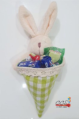 Bolsinha Formato Cone Para Doces com Coelho Estampa Xadrez Verde 27x14cm - Ref 1721154 Cromus