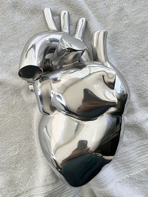ESCULTURA EM ALUMÍNIO   PRATA METÁLICA HEART