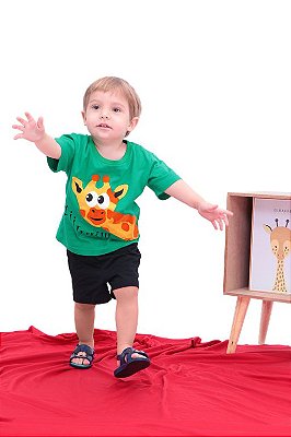 Conjunto Girafa Peludinha - camiseta e shorts