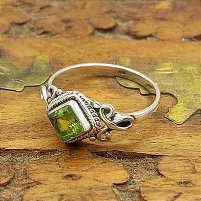 Anel Boho Prata 925 Indiano quadrado - Peridoto