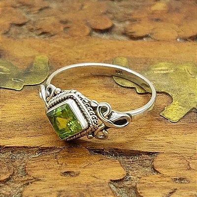 Anel Boho Prata 925 Indiano quadrado - Peridoto