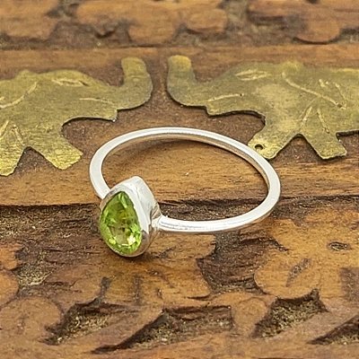 Anel Prata Bali 925 com Peridoto Artesanal