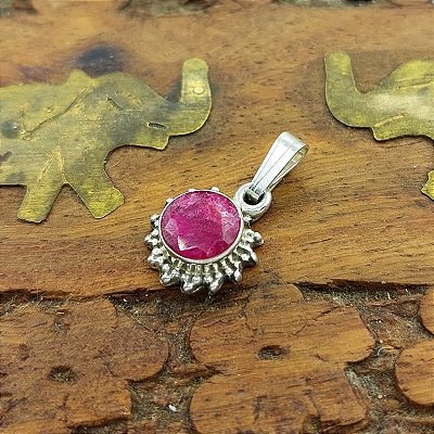 Pingente prata 925 com pedra Rubi Indiano Sol - P02