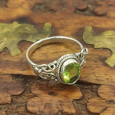 Anel Prata Bali 925 com Pedra Peridoto - P001
