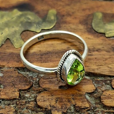 Anel de Prata 925 Gota com Pedra Peridoto