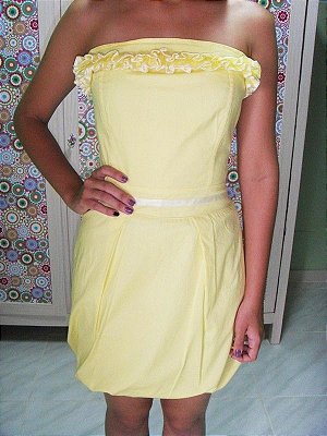 Vestido em tomara-que-caia em algodão amarelo, Tam P e M