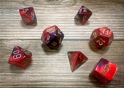 Gemini® Polyhedral Purple-Red/gold 7-Die Set - Importado