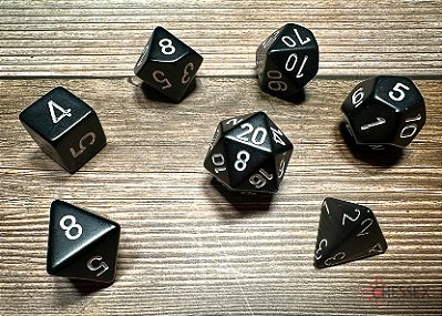 Kit de Dados - Opaque Black/white Polyhedral 7-Die Set - Importado