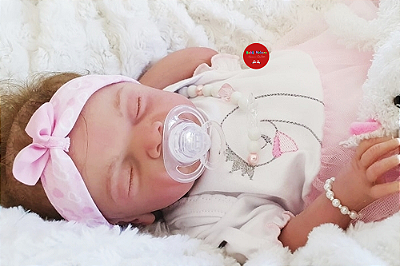 Boneca Bebê Reborn Menina Charlotte 46 Cm Olhos Fechado Silicone Sólido Parece Um Bebê De Verdade