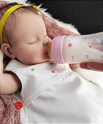 Bebê Reborn Menina Silicone Sólido 47 Cm Olhos Fechados Pode Dar Banho Acompanha Com Acessórios