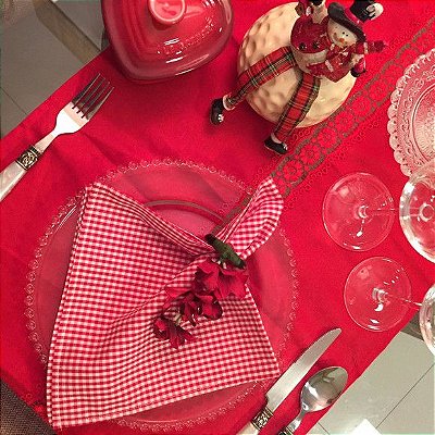 Trilho de Mesa Vermelho com Renda Central