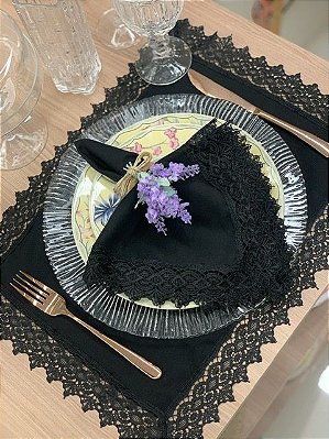Lugar Americano Preto em Linho Misto com Renda Guipir | 34x47cm