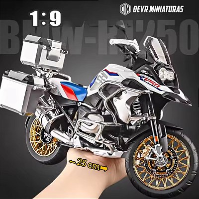 Miniatura Gigante BMW R 1250 GS Rallye 2022 c/baús Escala 1:9 (25 cm)