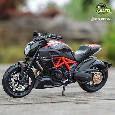 Miniatura Ducati Diavel Carbon 2011 Maisto 1:18