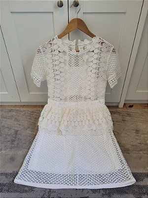 vestido branco renda manguinha