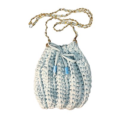 Mochila de Crochê Azul em Fio Amorino com Alça de Corrente