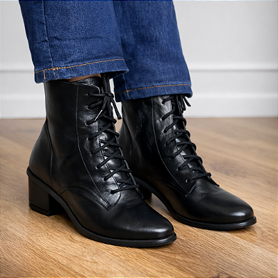 Bota Naya Preta em Couro