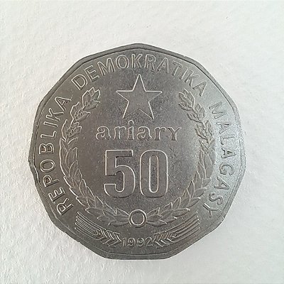 Moeda de Madagascar - 50 Ariary - 1992