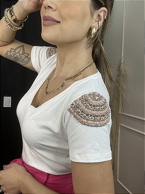 Tshirt Feminina Decote V Off White Vicenza
