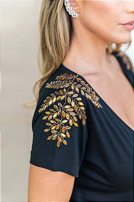 Tshirt Feminina Decote V Preta Donata