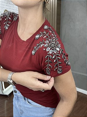 Tshirt Feminina Decote Redondo Vermelha Camélia