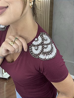 Tshirt Feminina Decote V Vinho Camila