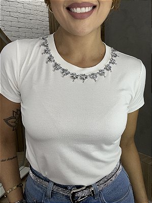 Tshirt Feminima Decote Redondo Off White Carmem