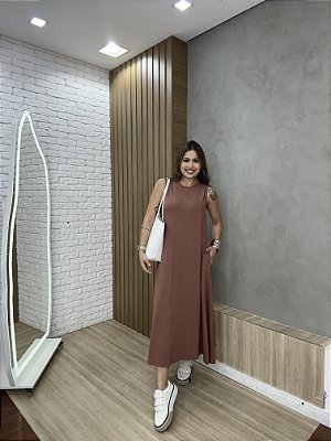 Vestido Midi Evasê Estela Adega