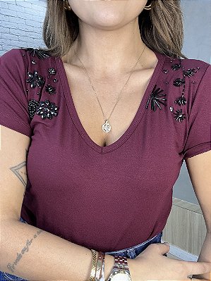 Tshirt Feminina Decote V Vinho Ingrid