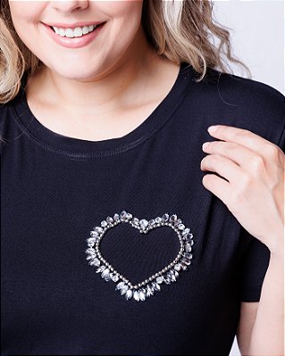 Tshirt Feminina Decote Redondo Preta Coração