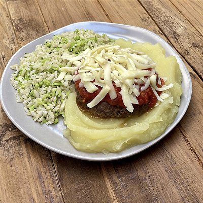 Hamburguer de patinho à parmegiana, arroz integral com brócolis e purê de batata - 380g