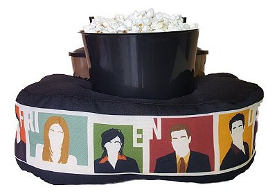 ALMOFADA KIT PIPOCA FRIENDS + 2 COPOS COM TAMPA E CANUDO