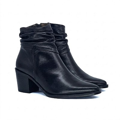 Bota Feminina Cano Baixo Bico Fino em Couro Franzido - Preto - Perlatto