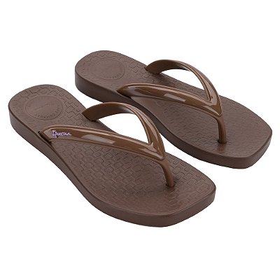 Chinelo Feminino Plataforma Pluma - Marrom - Ipanema