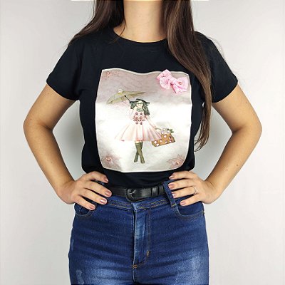 Camiseta Feminina T-Shirt Luxo Preta com Acessórios Estampa Mulher com Guarda Chuva