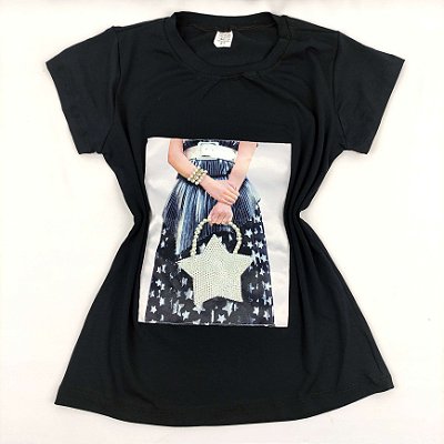 Camiseta Feminina T-Shirt Luxo Preta com Acessórios Estampa Bolsa Estrela