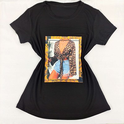 Camiseta Feminina T-Shirt Luxo Preta com Acessórios Estampa Look Onça