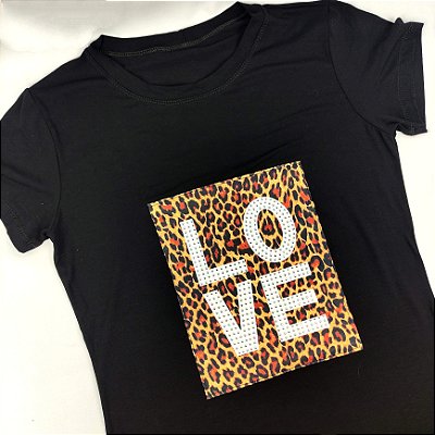 Camiseta Feminina T-Shirt Luxo Preta com Acessórios Estampa Love Oncinha