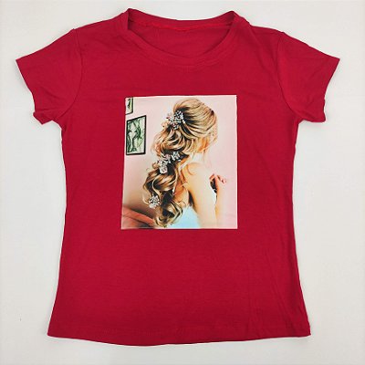 Camiseta Feminina T-Shirt Luxo Vermelha com Acessórios Estampa Mulher