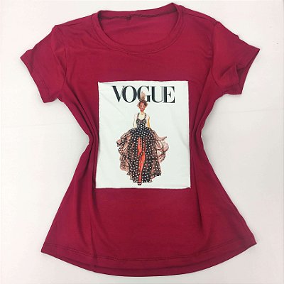 Camiseta Feminina T-Shirt Luxo Marsala com Acessórios Estampa Vogue Vestido