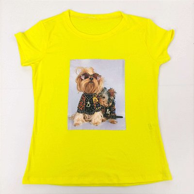 Camiseta Feminina T-Shirt Luxo Amarela com Acessórios Estampa Cachorrinhos