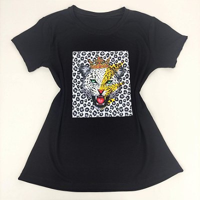 Camiseta Feminina T-Shirt Luxo Preta com Acessórios Estampa Onça Rainha