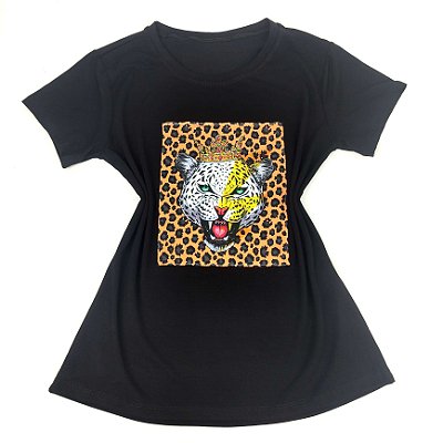 Camiseta Feminina T-Shirt Luxo Preta com Acessórios Estampa Onça Rainha Laranja