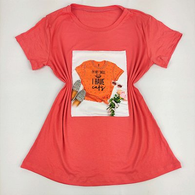 Camiseta Feminina T-Shirt Coral com Acessórios Estampa I Have Cats