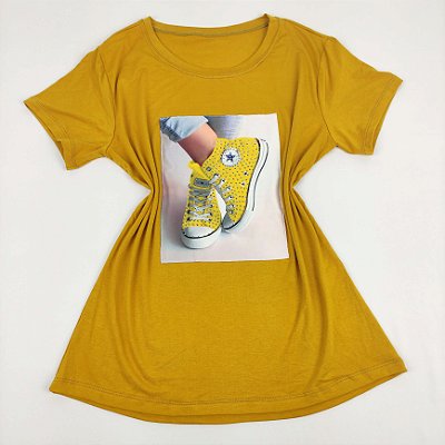Camiseta Feminina T-Shirt Mostarda com Acessórios Estampa Tênis Star Amarelo