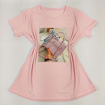 Camiseta Feminina T-Shirt Rosa Bebê com Acessórios Estampa Bolsa Rosa