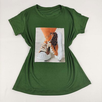 Camiseta Feminina T-Shirt Verde Militar com Strass Estampa Tênis Onça